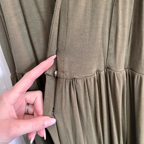 VENUS Green Maxi Dress - Picture 4 of 8